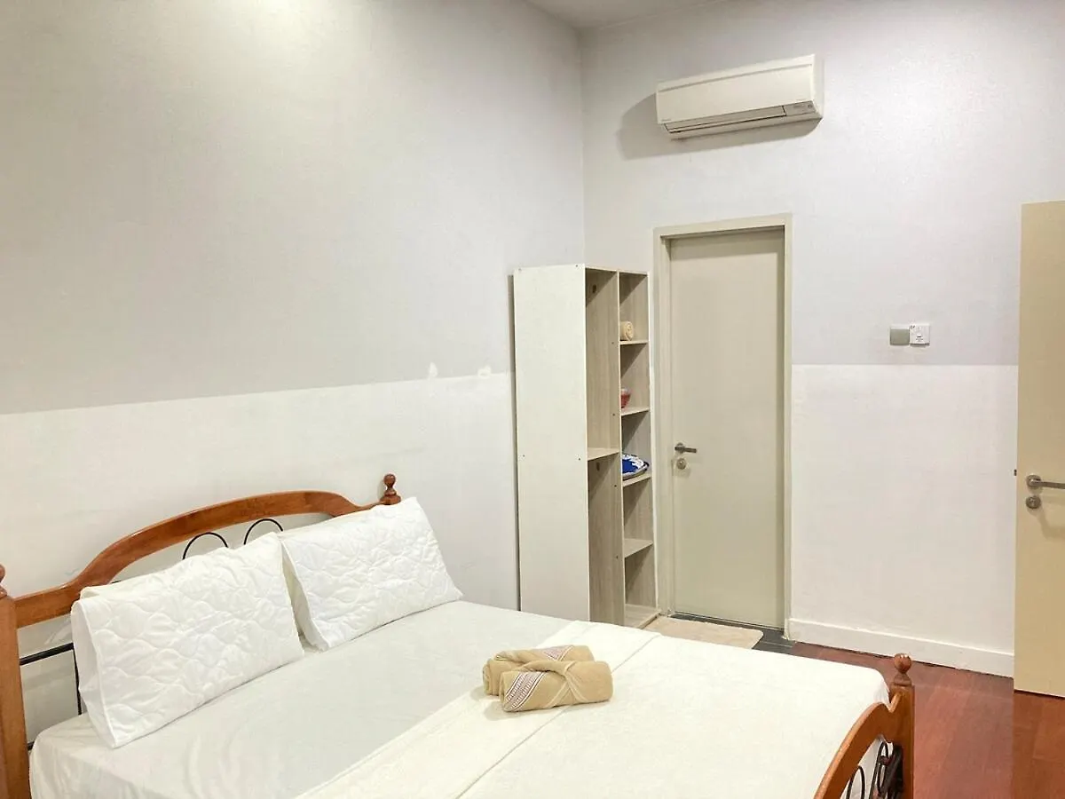 Trifirah Homestay Κότα Κιναμπαλού Bed and Breakfast